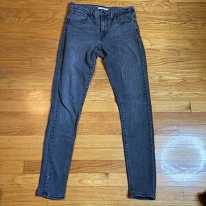 Levi’s 721 Skinny Black Jeans. Size 28